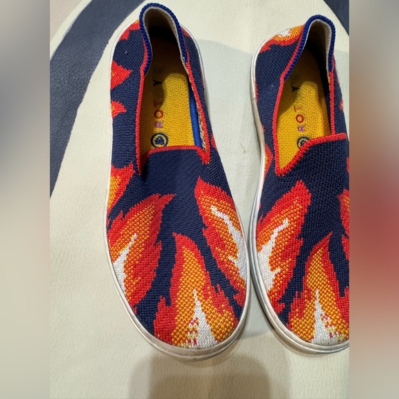 Rothys Kid’s Flame Slip On Sneaker Flats size 3 - Picture 3 of 12